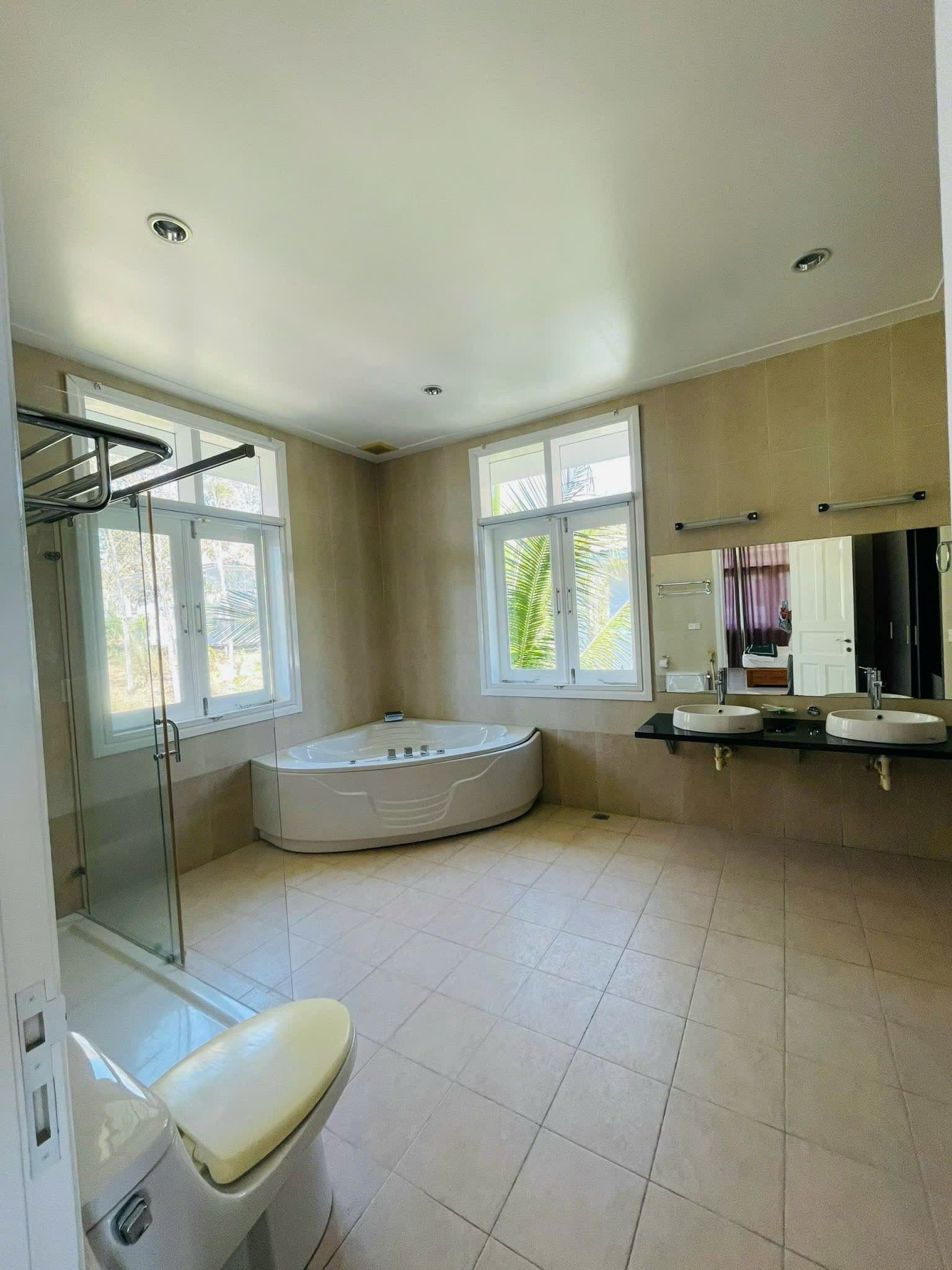Villa — 5
