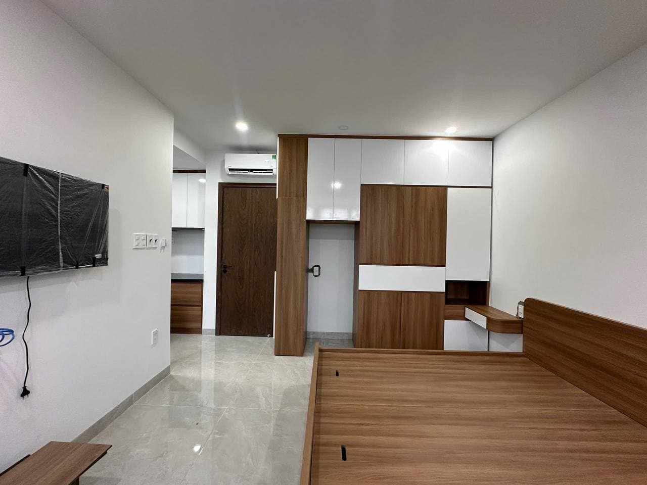 Studio — 2