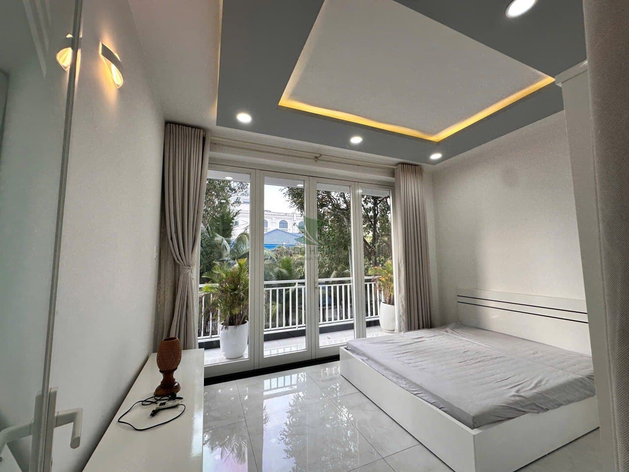 Villa — 4