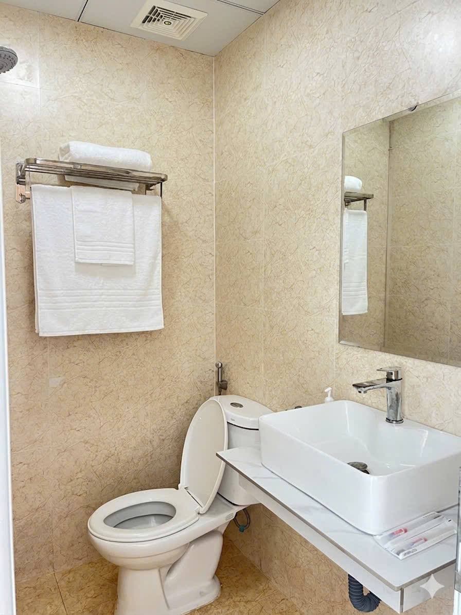 2 BR Apt — 5
