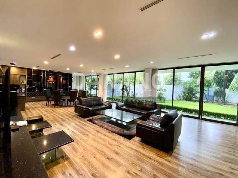 Villa — 4