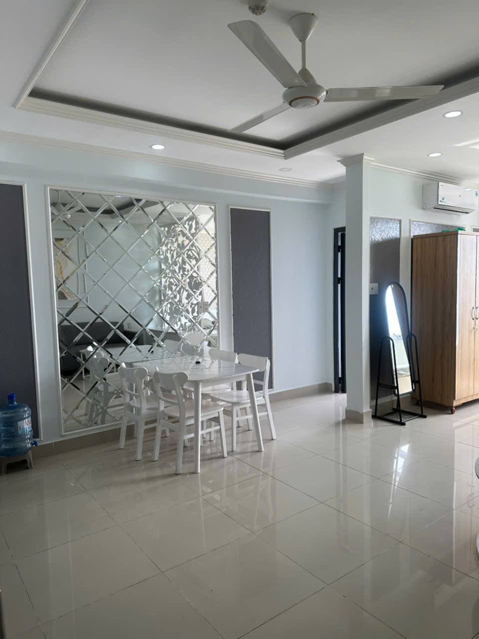 2 BR Apt