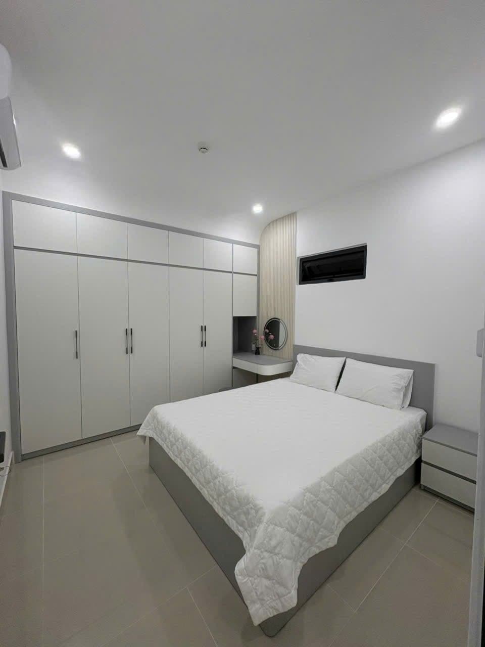 For rent: 3-room apartment — 5