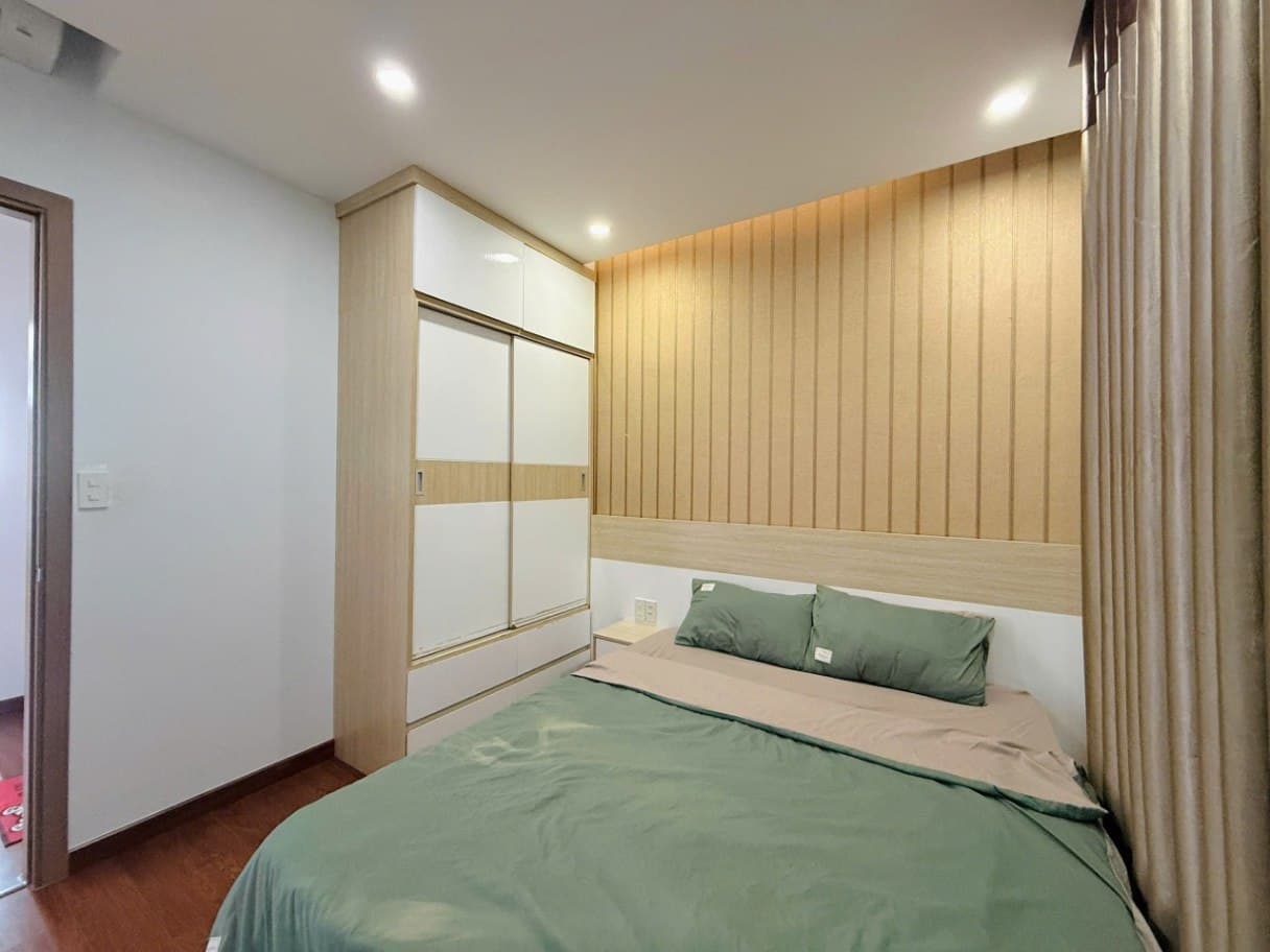 For rent, 2-room apartment — 4