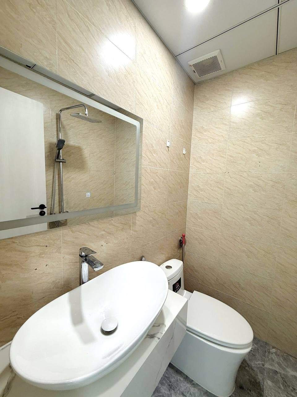 2 BR Apt — 4