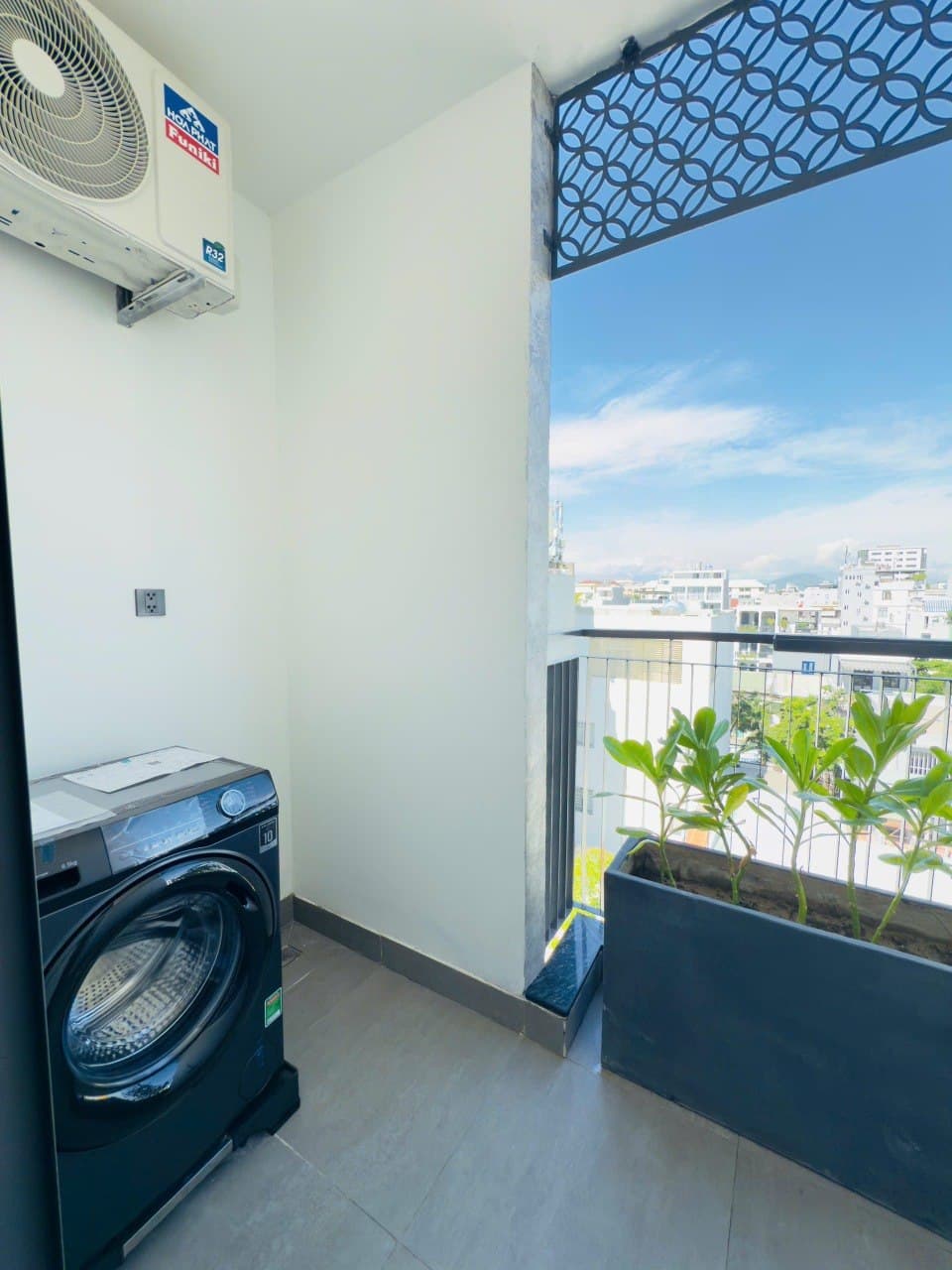 2 BR Apt