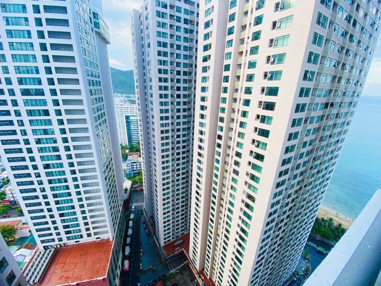 2 BR Apt — 3