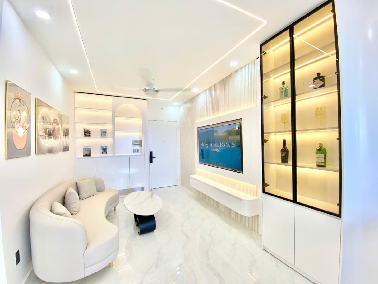 2 BR Apt