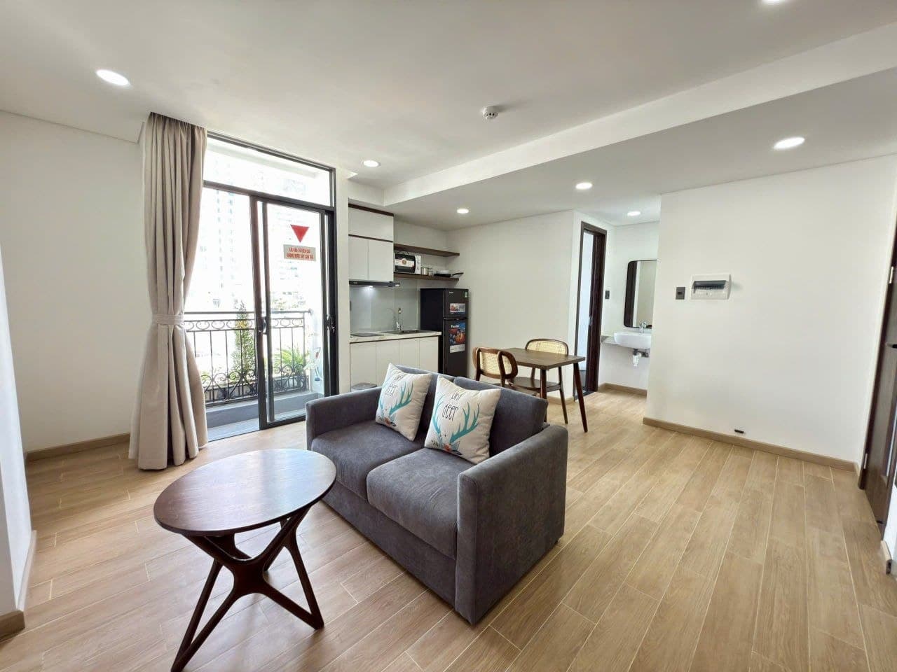 For rent: 1-bedroom apartment — 3