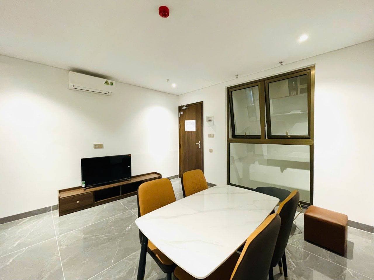 2 BR Apt