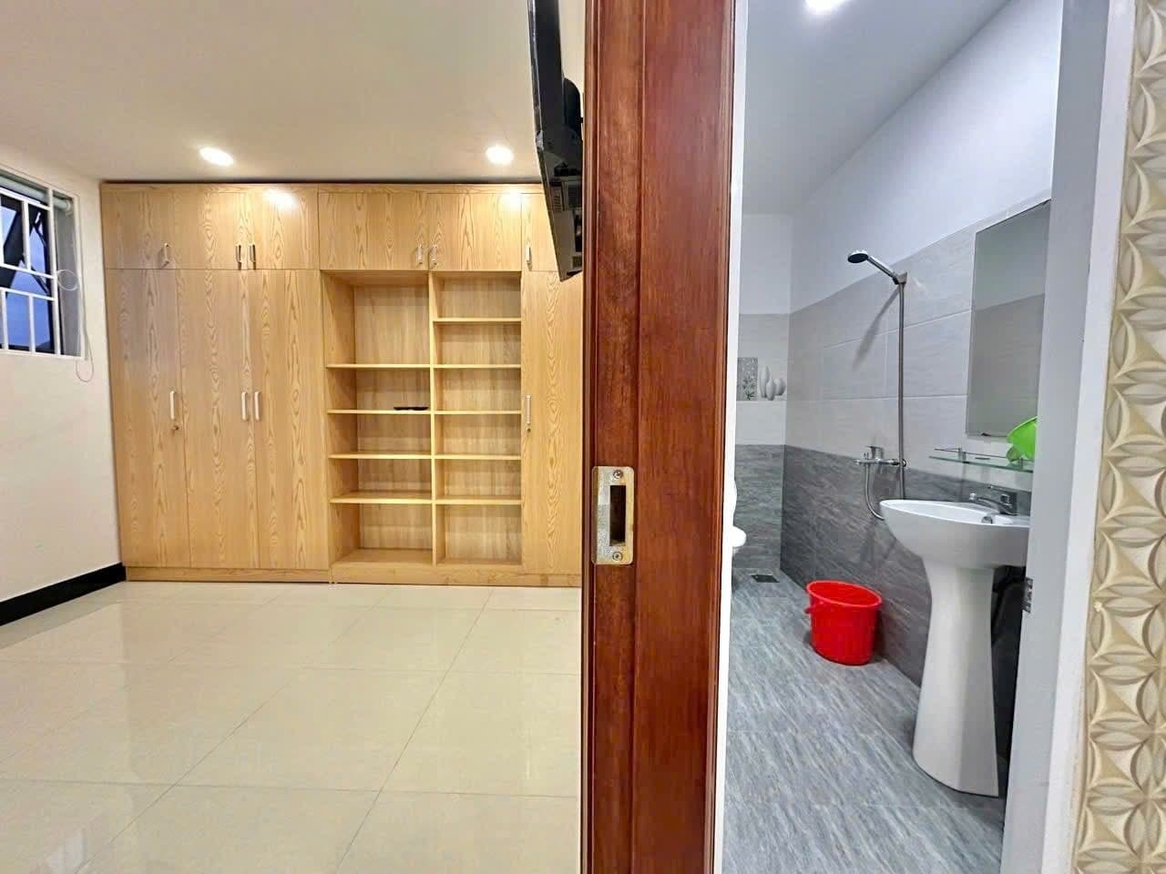 1 BR Apt — 4