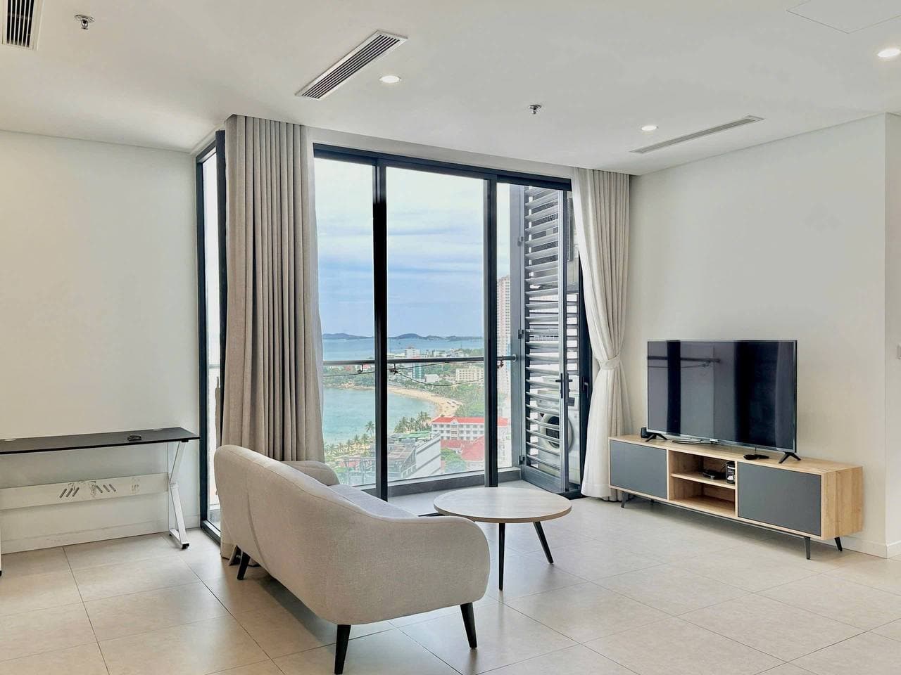 2 BR Apt