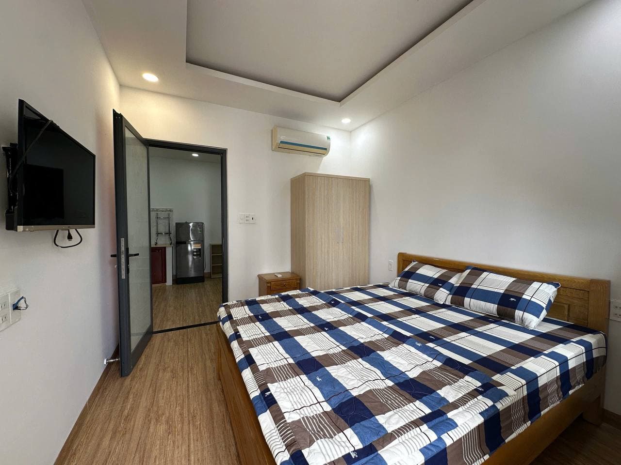 1 BR Apt — 2