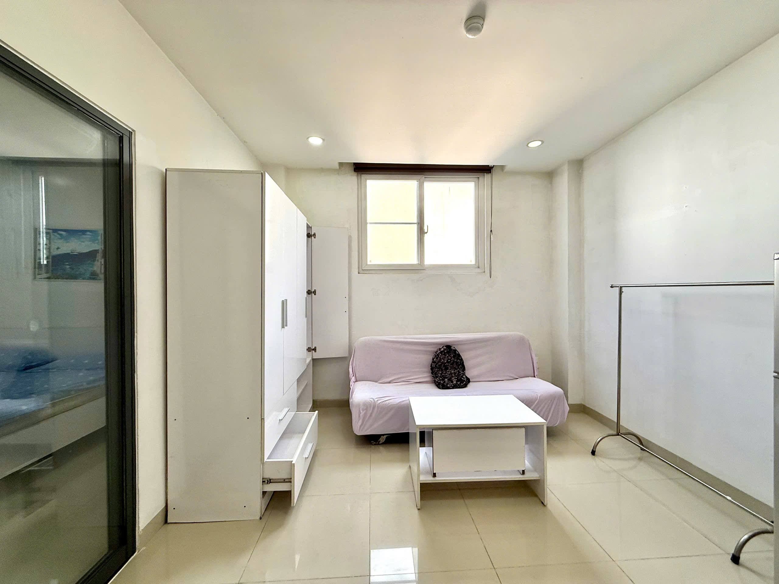 1 BR Apt
