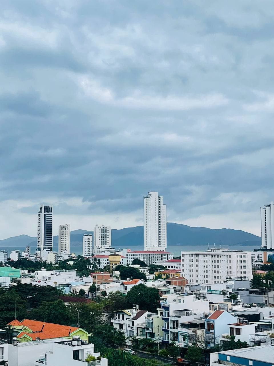 For rent, 2-bedroom apartment — 2