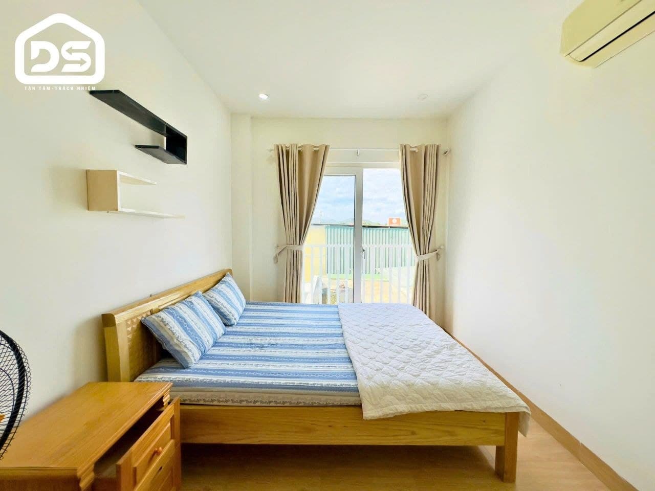 For rent, 1-bedroom apartment — 3