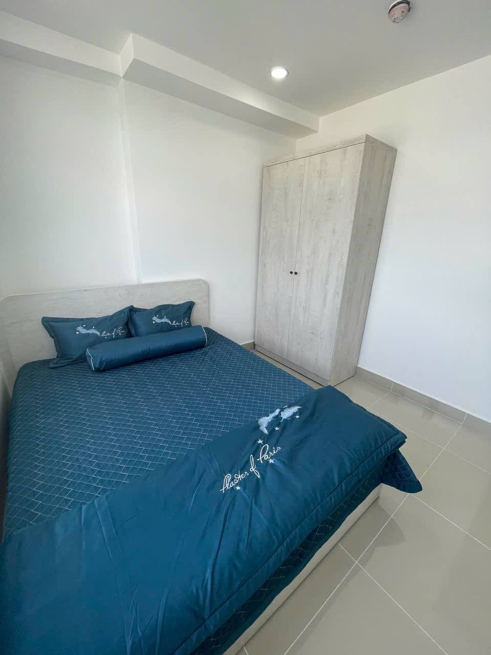 2 BR Apt — 5