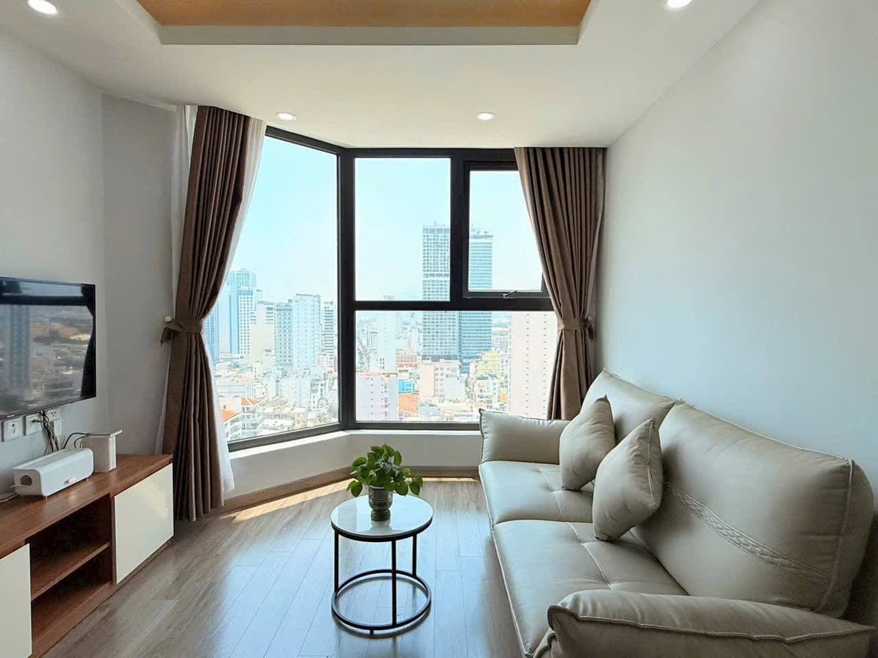 2 BR Apt