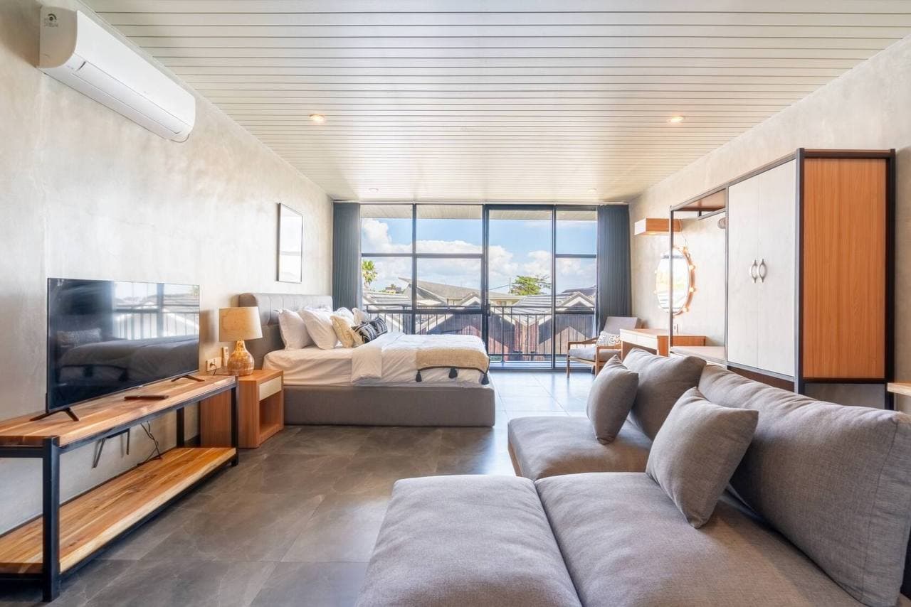 For rent: 1-bedroom apartment — 2