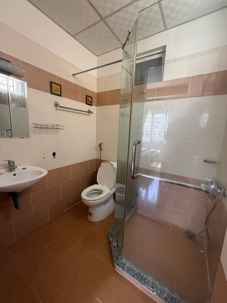 For rent: 1-bedroom apartment — 4