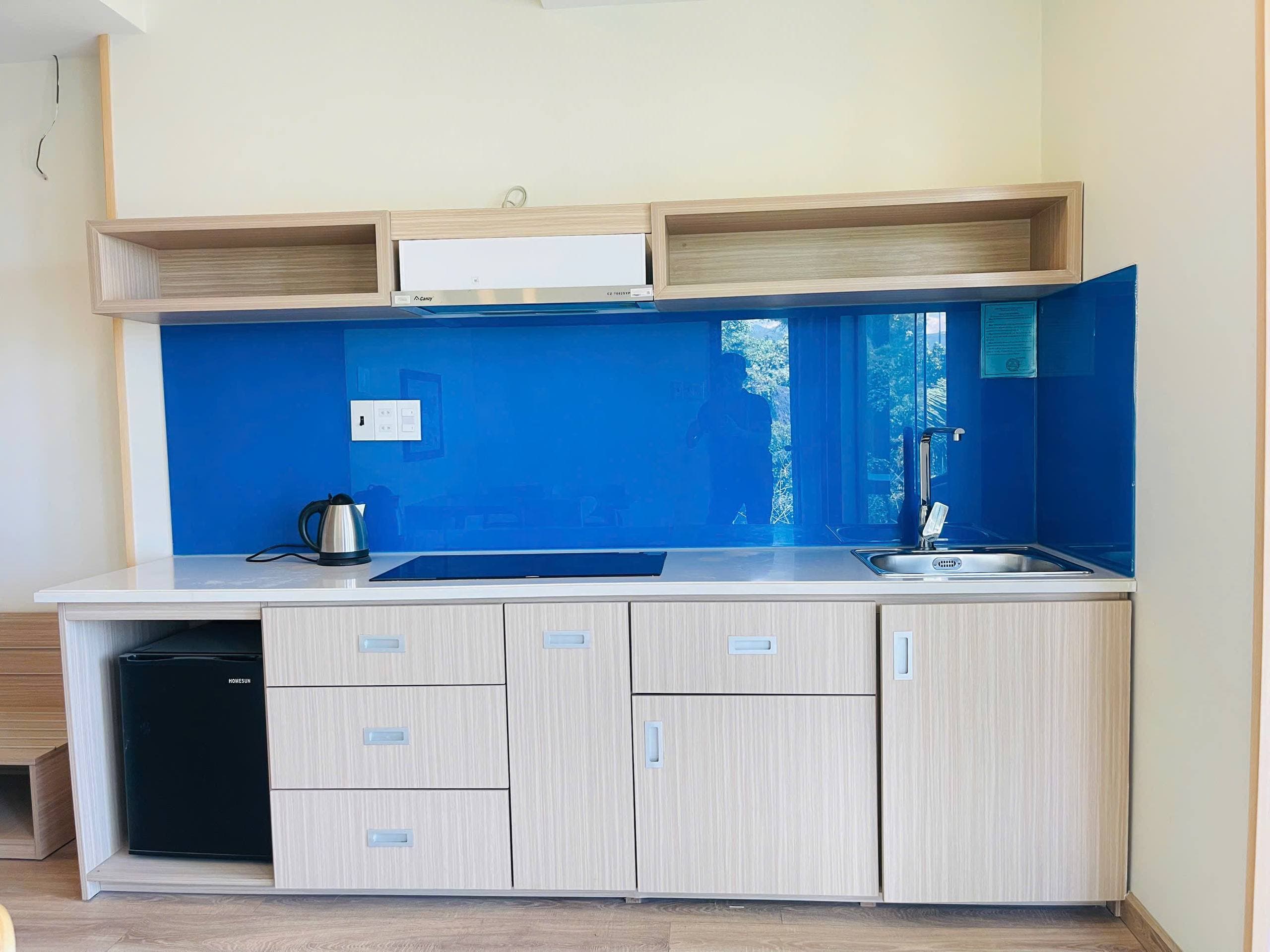 For rent, 2-bedroom apartment — 5