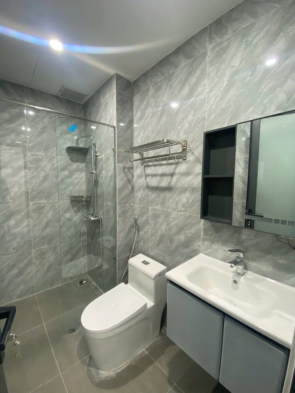 1 BR Apt — 4