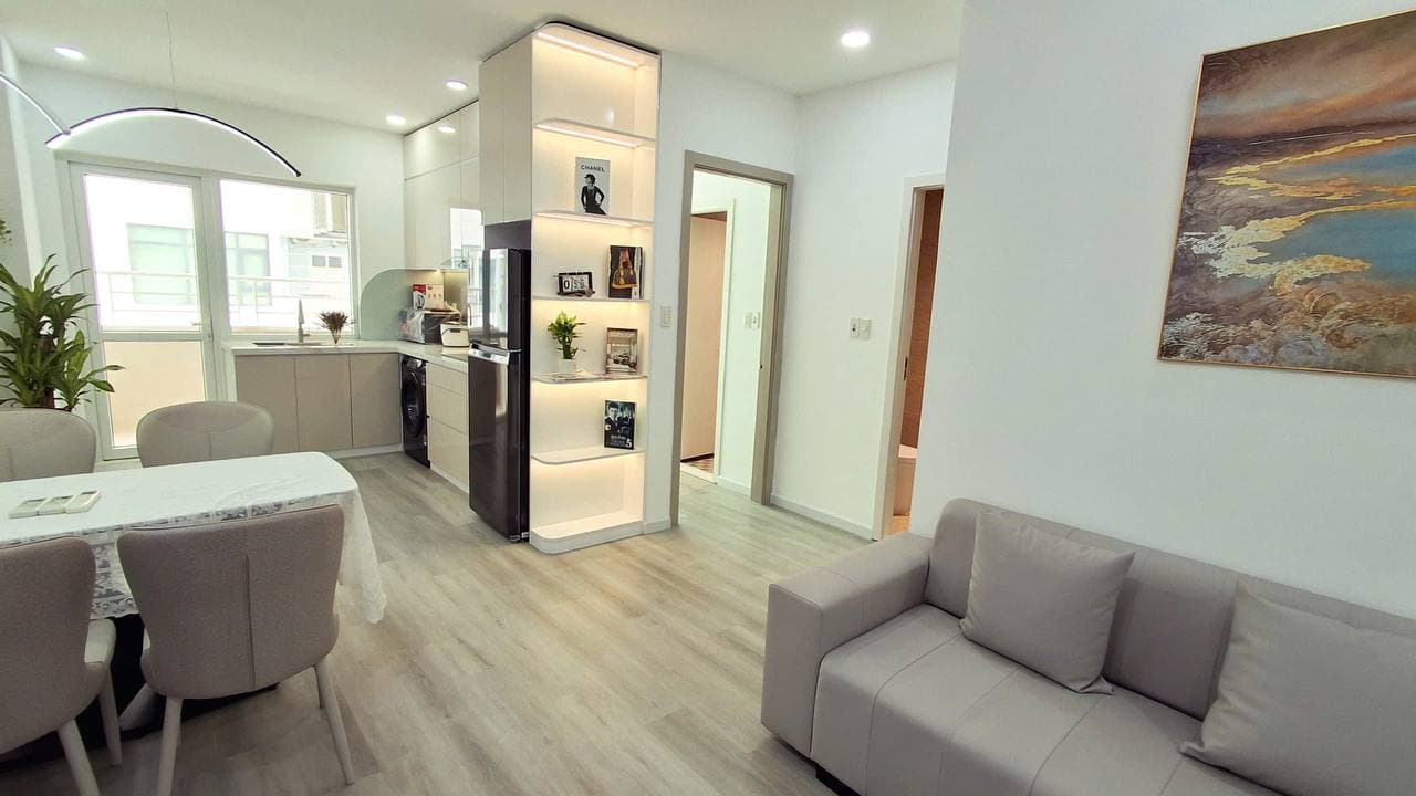 For rent, 2-room apartment — 5