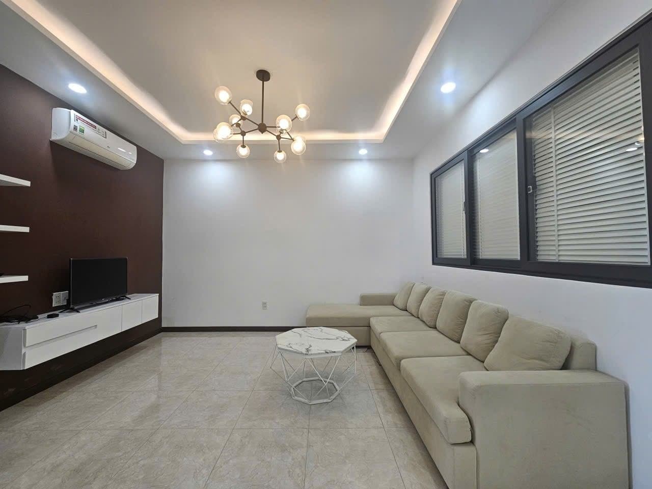2 BR Apt