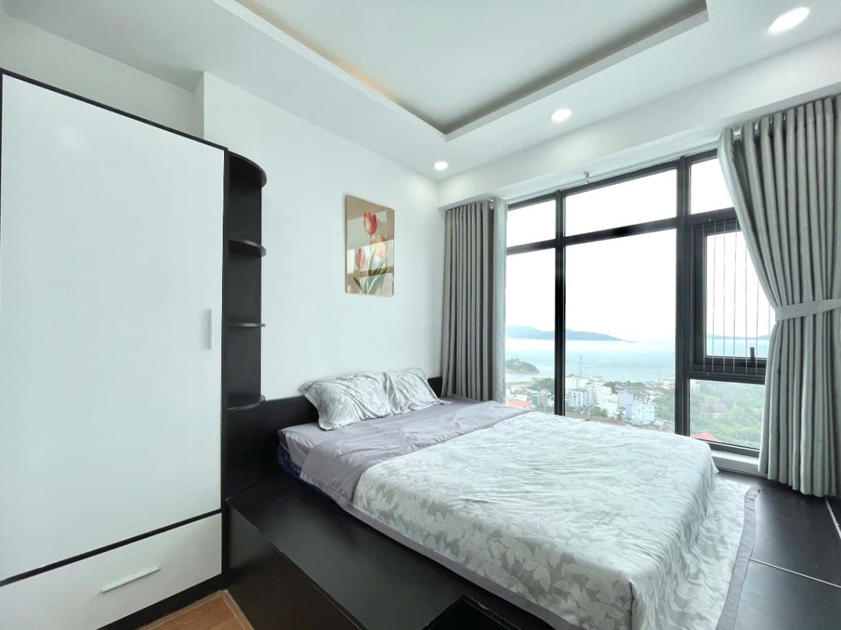 For rent: 2-room apartment — 5