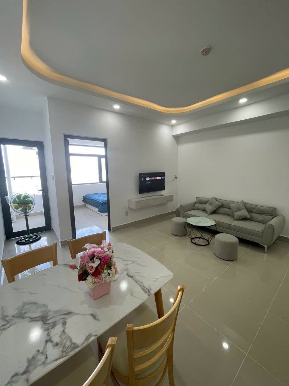 2 BR Apt