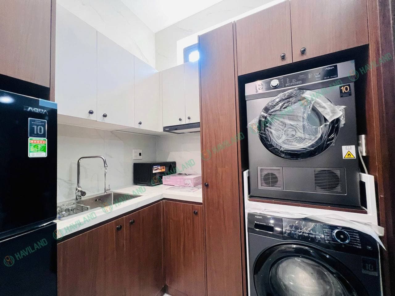 2 BR Apt — 4
