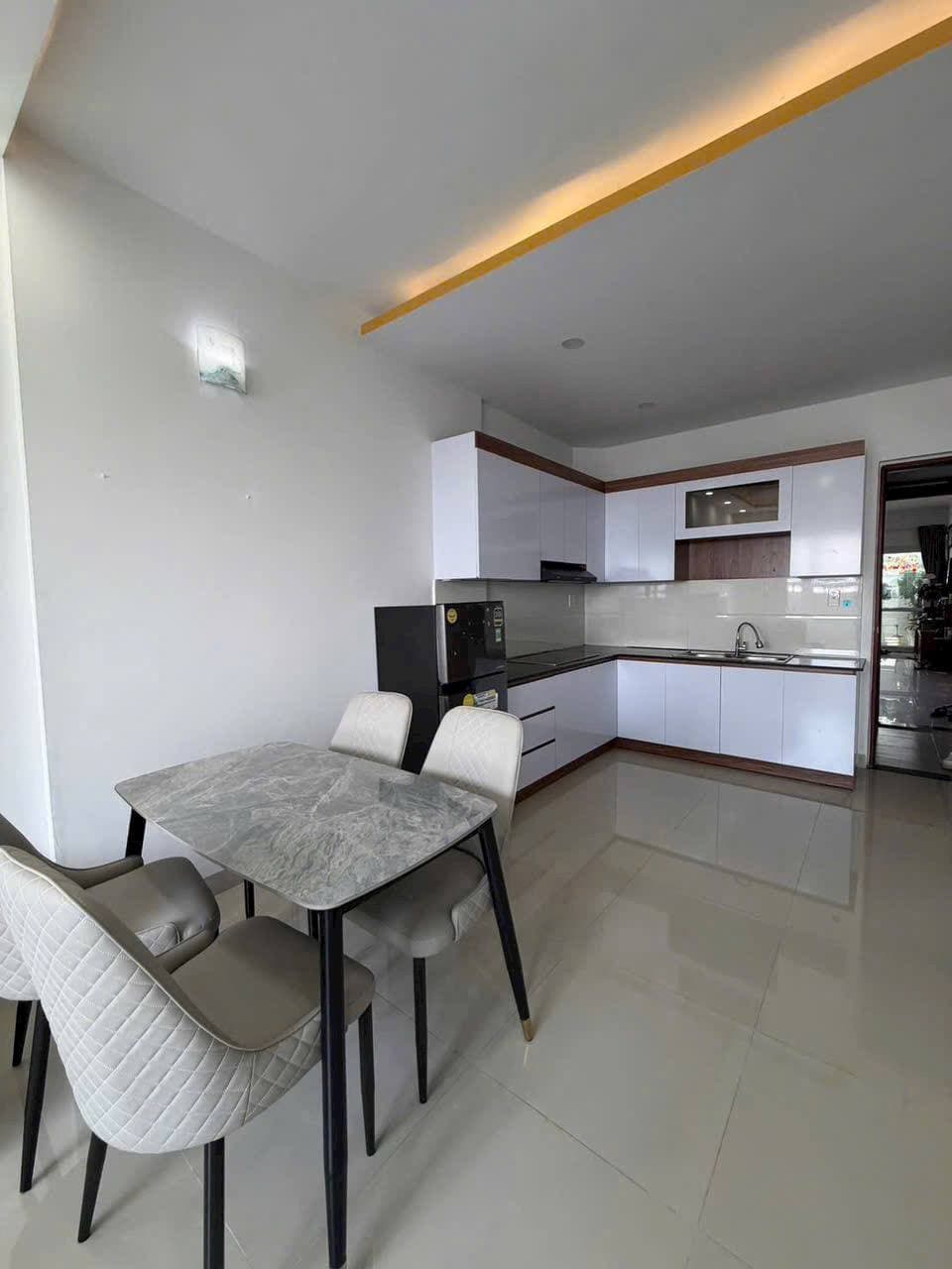 For rent, 2-room apartment — 2