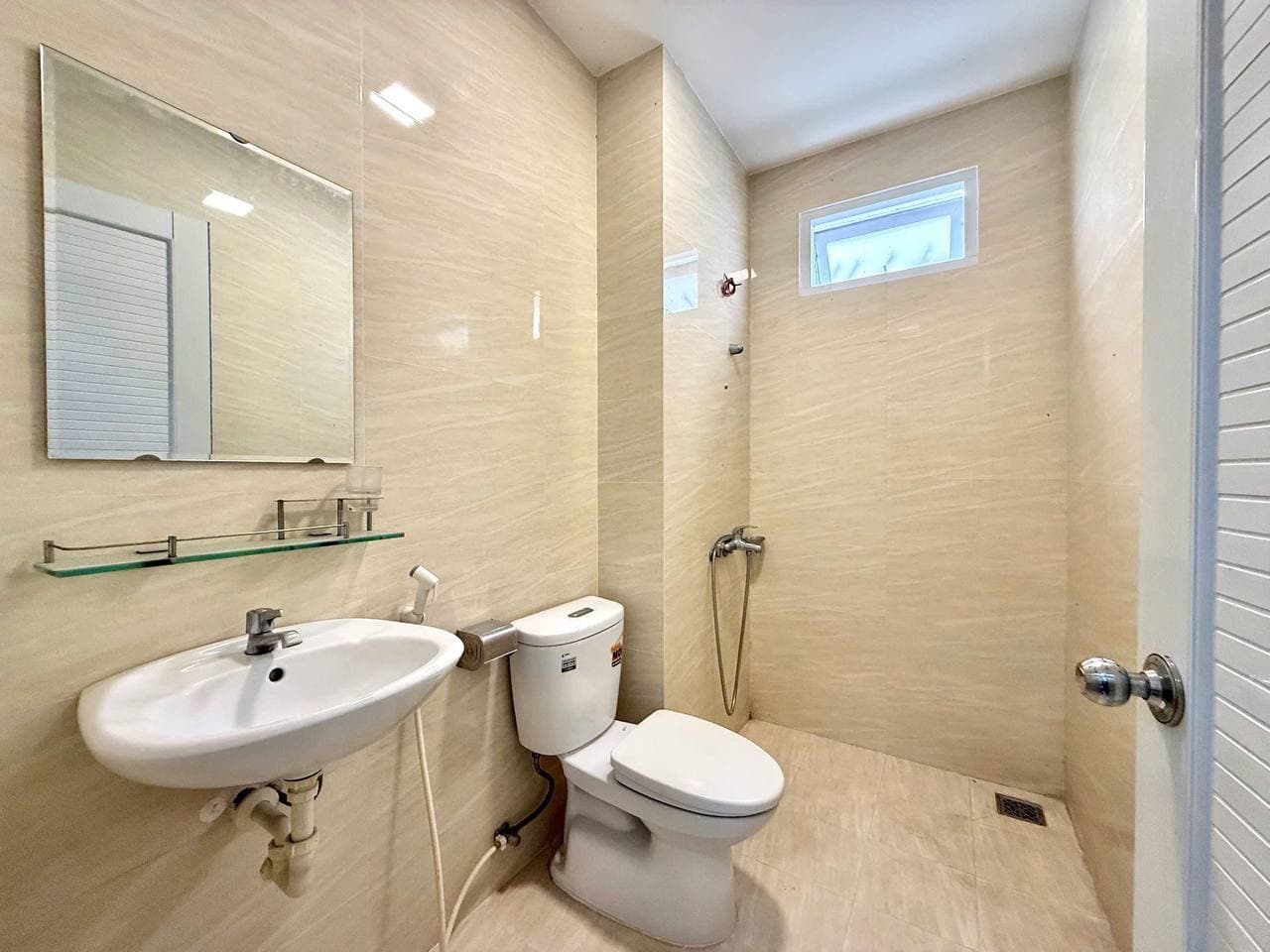 1 BR Apt — 4