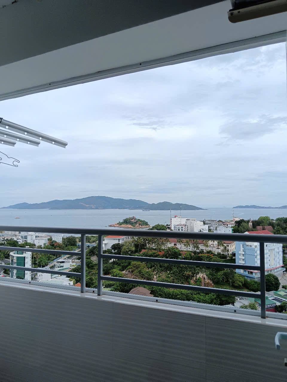 For rent, 2-room apartment — 2