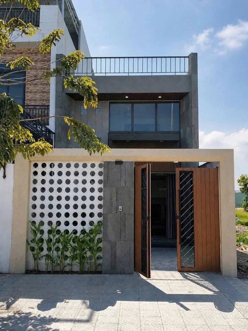 House — Ngu Hanh Son