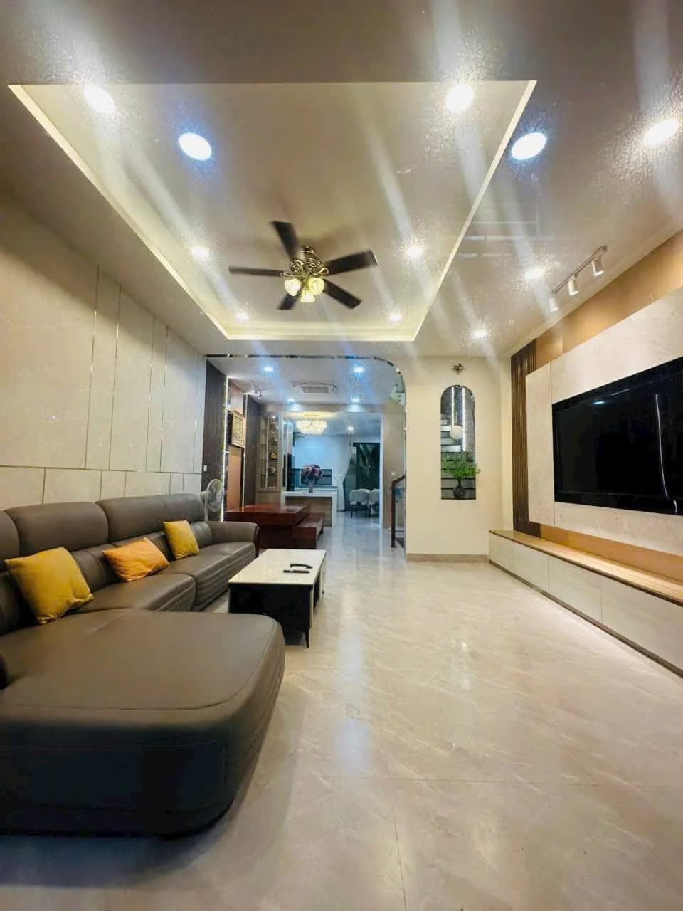 House — Капелла