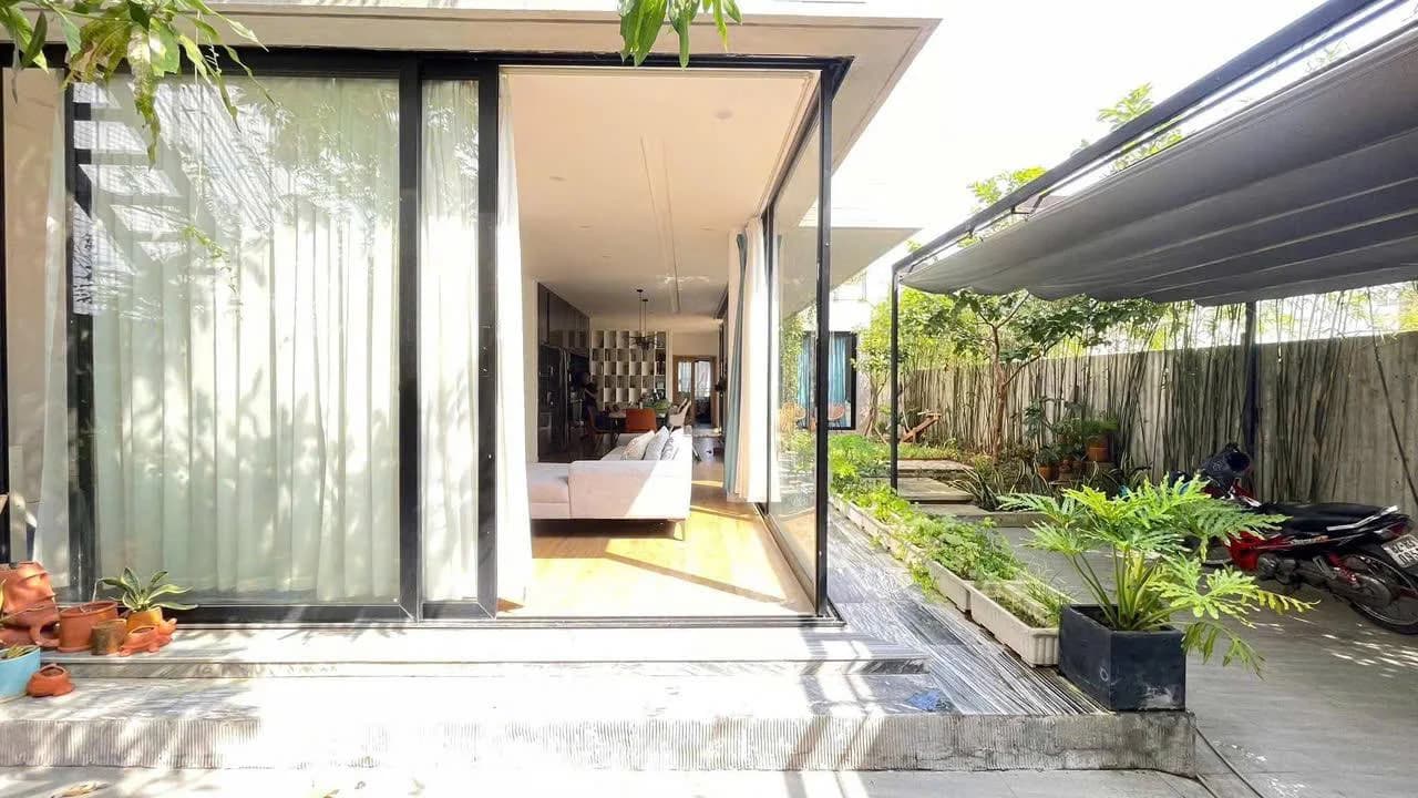 House — Cam Le