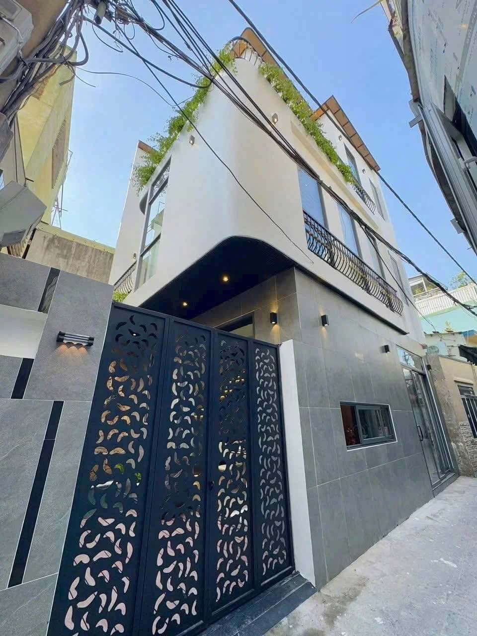 House — Hai Chau