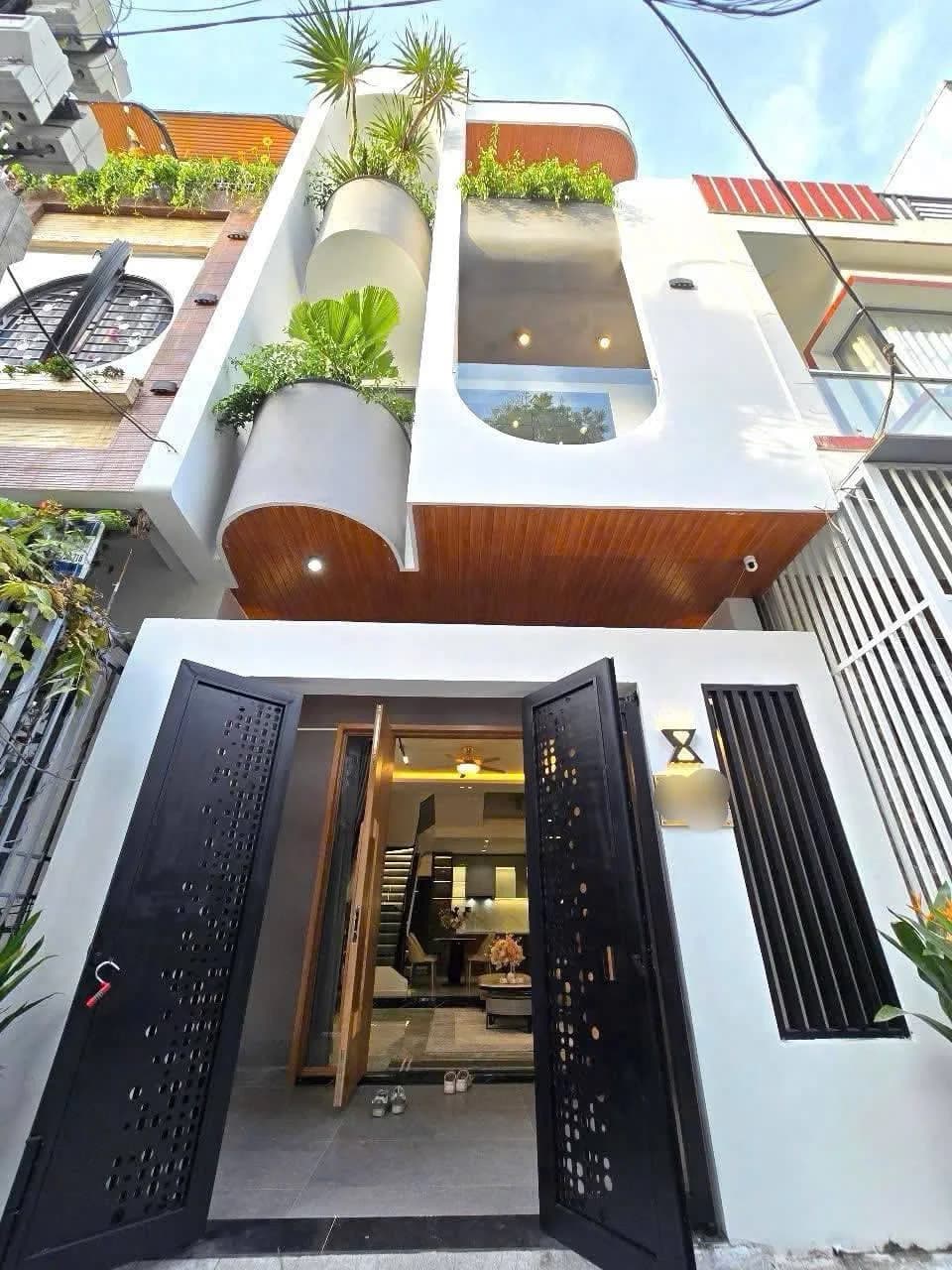 House — Hai Chau